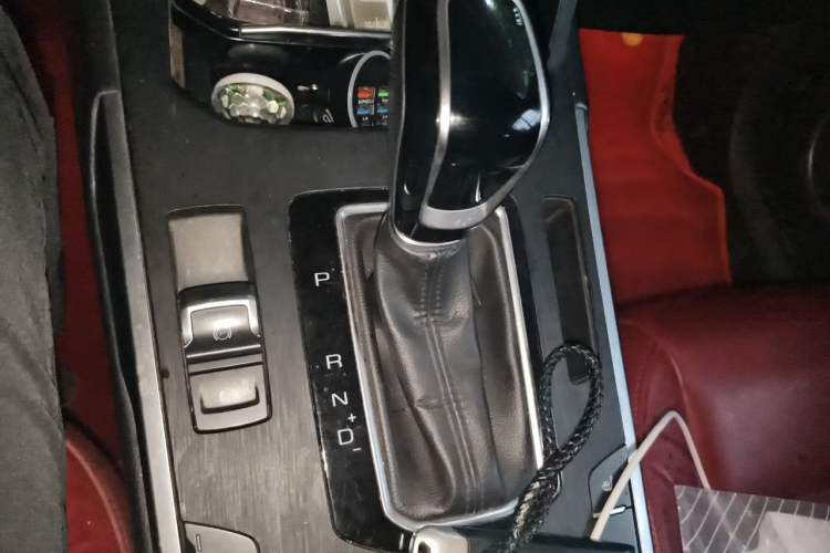 Used Wey VV5 2017 2.0T Ultra-Luxury Version Gear Lever
