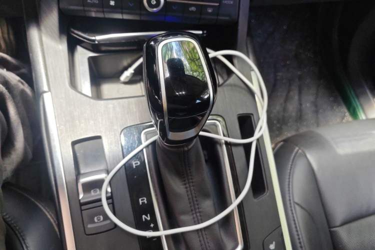 Used Wey VV5 2017 2.0T Ultra-Luxury Version Gear Lever