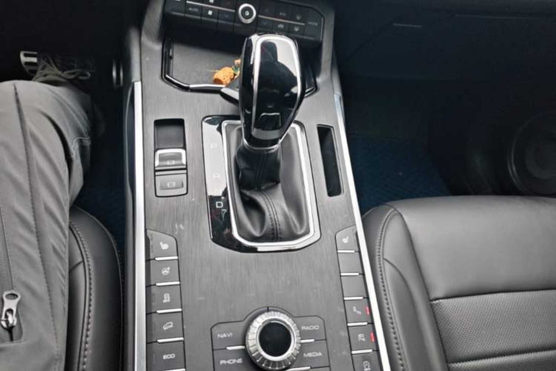 Used Wey VV5 2017 2.0T Ultra-Luxury Version Gear Lever