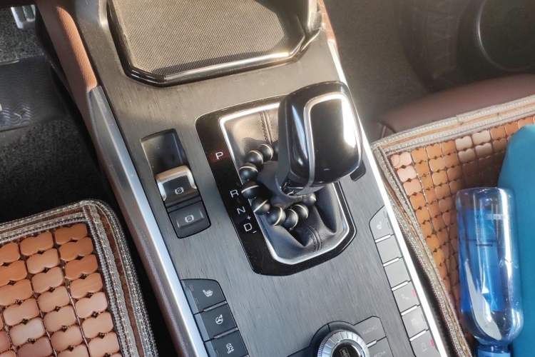 Used Wey VV5 2017 2.0T Ultra-Luxury Version Gear Lever