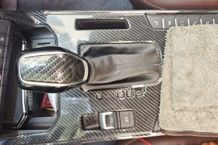 Used Wey VV5 2017 2.0T Flagship Edition Gear Lever
