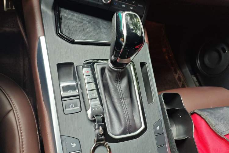 Used Wey VV5 2017 2.0T Ultra-Luxury Version Gear Lever