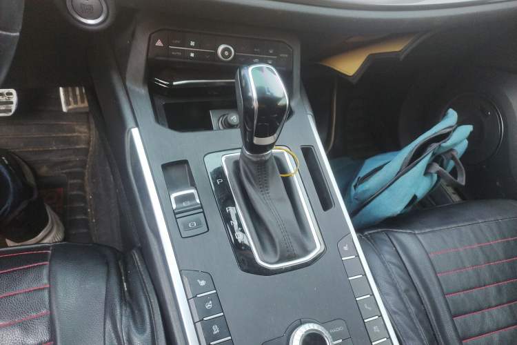 Used Wey VV5 2017 2.0T Ultra-Luxury Version Gear Lever