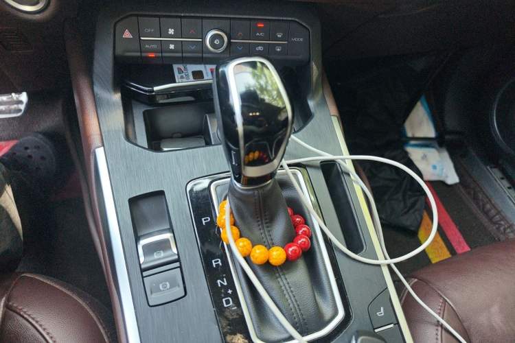 Used Wey VV5 2017 2.0T Ultra-Luxury Version Gear Lever