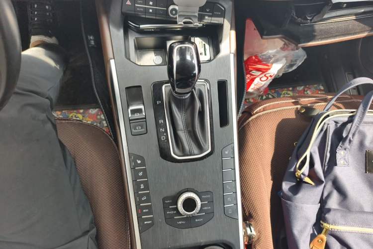 Used Wey VV5 2017 2.0T Ultra-Luxury Version Gear Lever