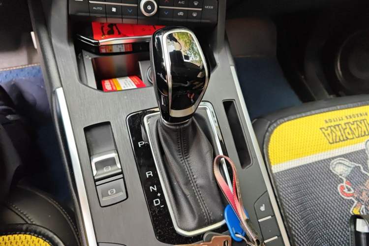 Used Wey VV5 2017 2.0T Ultra-Luxury Version Gear Lever