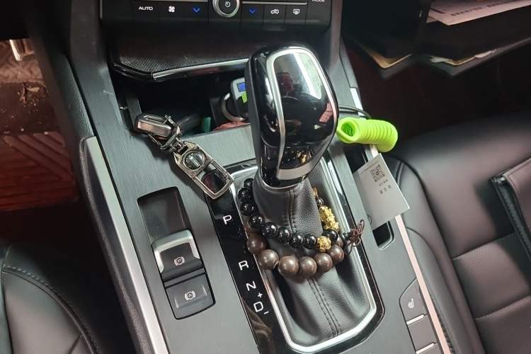 Used Wey VV5 2017 2.0T Ultra-Luxury Version Gear Lever