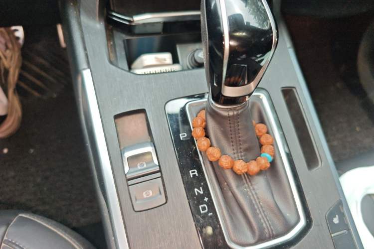 Used Wey VV5 2017 2.0T Ultra-Luxury Version Gear Lever
