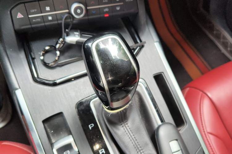 Used Wey VV5 2017 2.0T Ultra-Luxury Version Gear Lever