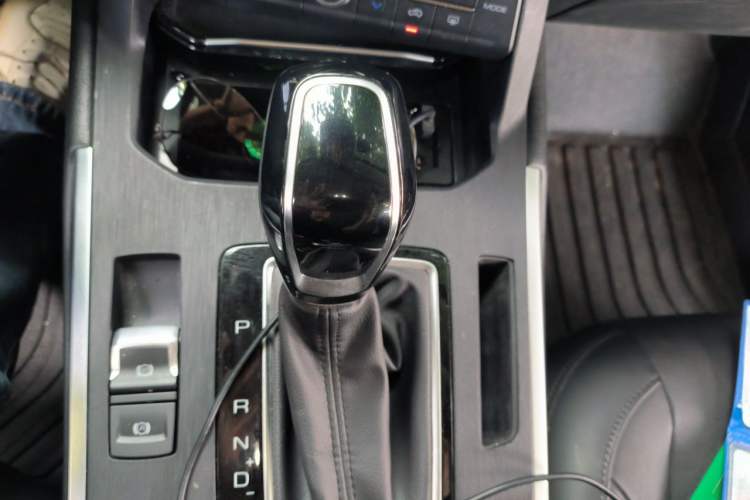 Used Wey VV5 2017 2.0T Flagship Edition Gear Lever