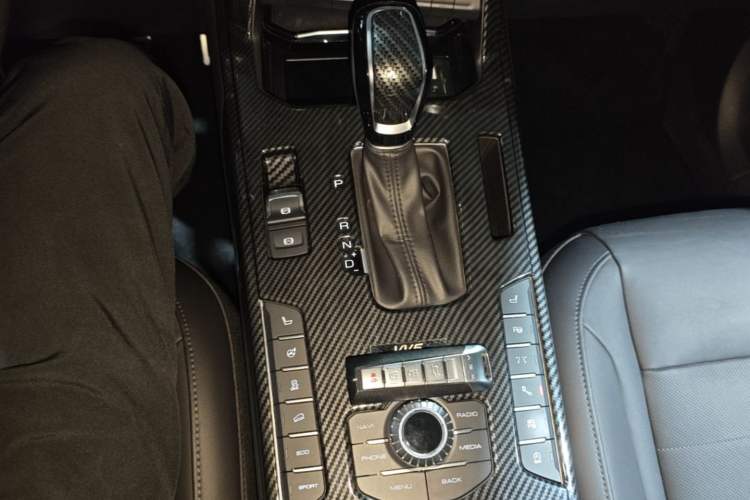 Used Wey VV5 2017 2.0T Flagship Edition Gear Lever