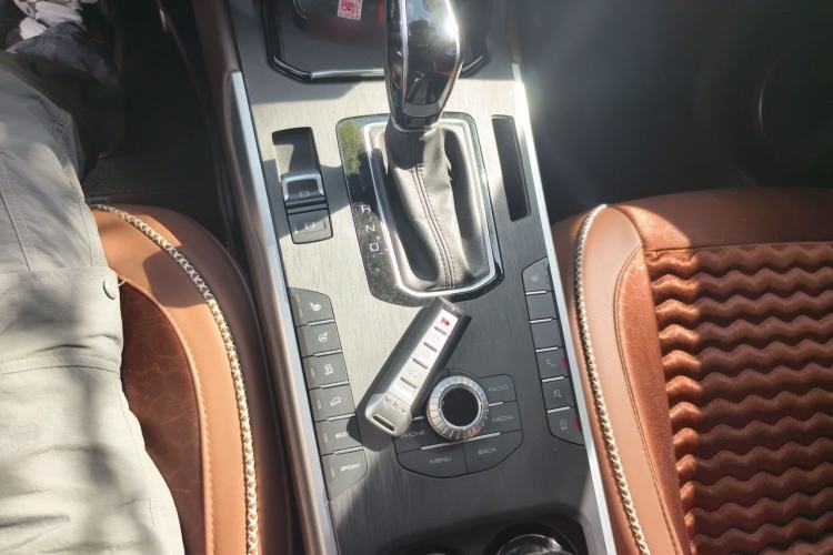 Used Wey VV5 2017 2.0T Ultra-Luxury Version Gear Lever