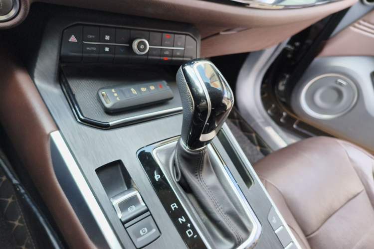 Used Wey VV5 2017 2.0T Ultra-Luxury Version Gear Lever