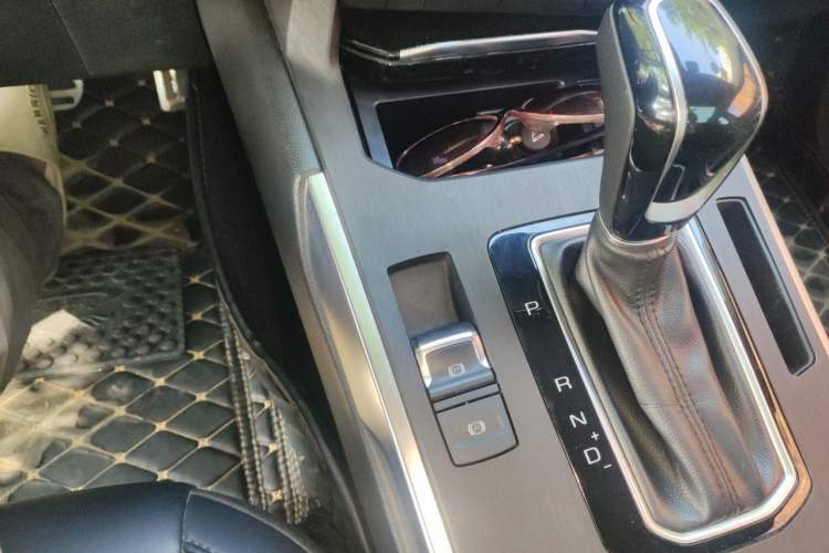 Used Wey VV5 2017 2.0T Ultra-Luxury Version Gear Lever