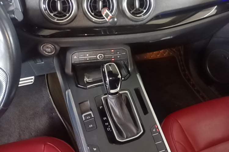 Used Wey VV5 2017 2.0T Ultra-Luxury Version Gear Lever