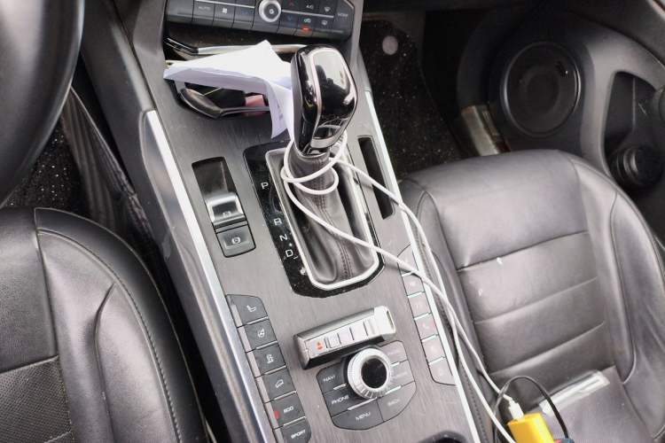 Used Wey VV5 2017 2.0T Flagship Edition Gear Lever