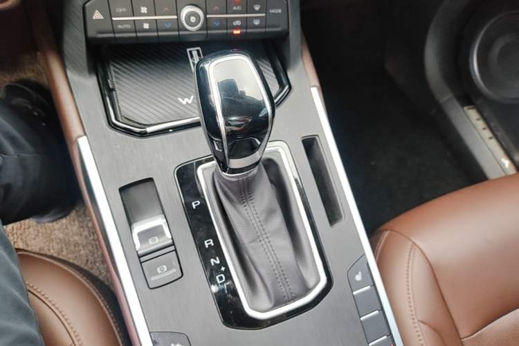Used Wey VV5 2017 2.0T Ultra-Luxury Version Gear Lever