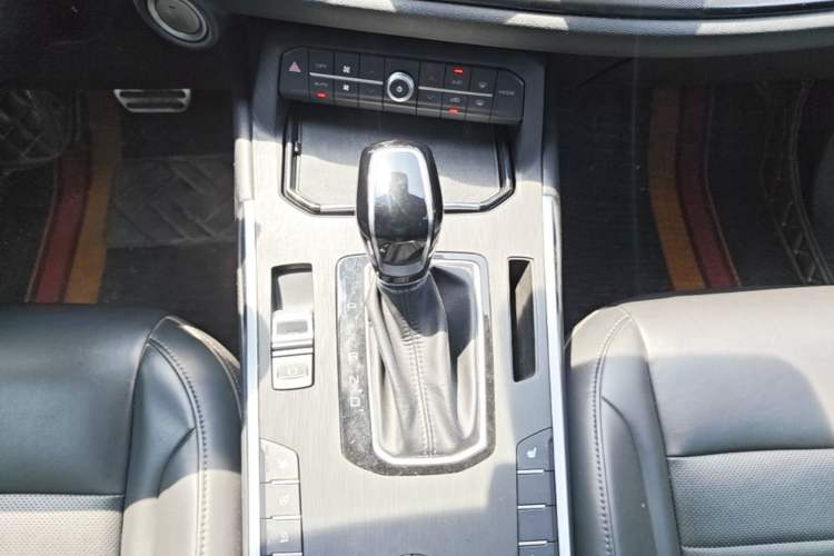Used Wey VV5 2017 2.0T Ultra-Luxury Version Gear Lever