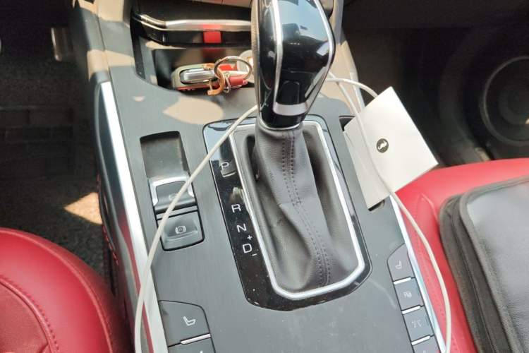 Used Wey VV5 2017 2.0T Flagship Edition Gear Lever