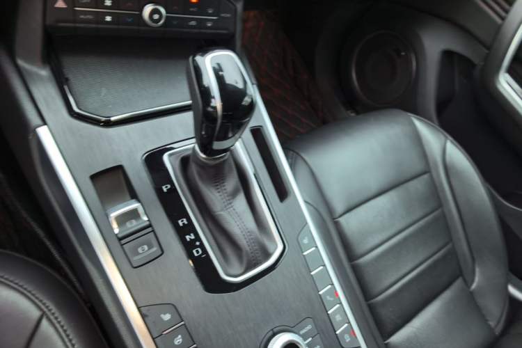 Used Wey VV5 2017 2.0T Ultra-Luxury Version Gear Lever