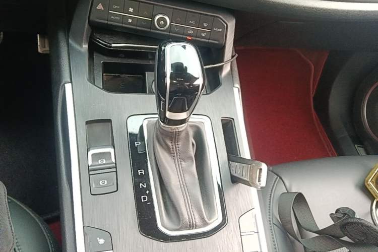 Used Wey VV5 2017 2.0T Ultra-Luxury Version Gear Lever