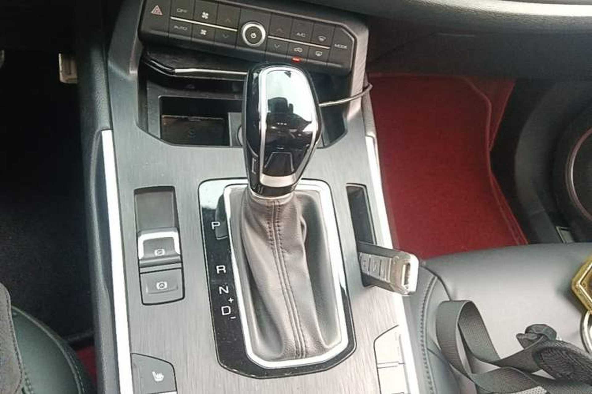 Used Wey VV5 2017 2.0T Ultra-Luxury Version Gear Lever