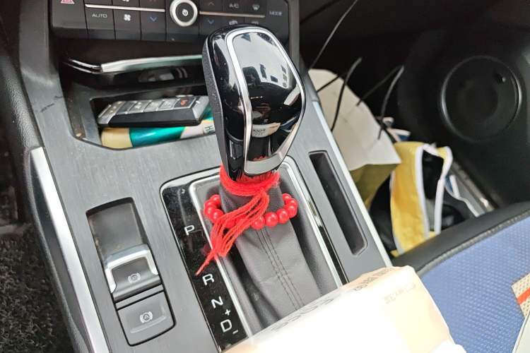 Used Wey VV5 2017 2.0T Ultra-Luxury Version Gear Lever