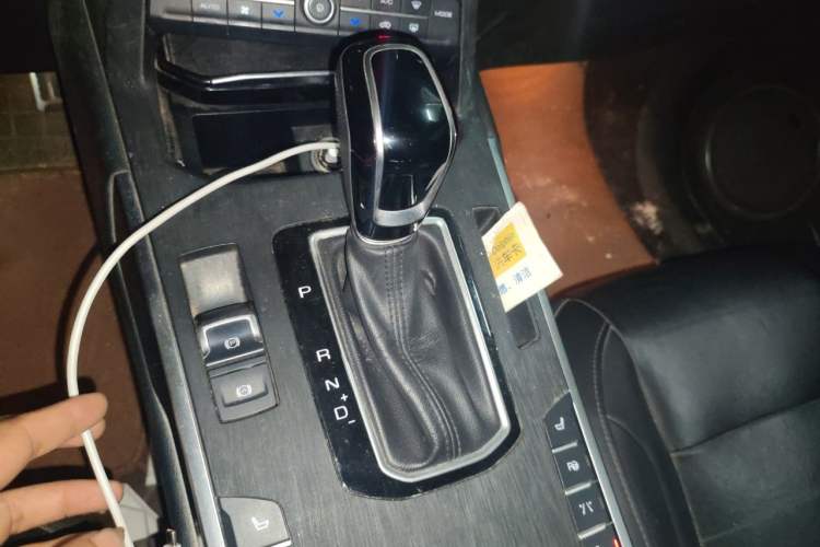 Used Wey VV5 2017 2.0T Flagship Edition Gear Lever