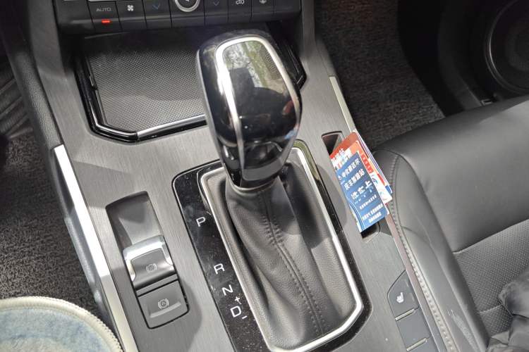 Used Wey VV5 2017 2.0T Ultra-Luxury Version Gear Lever
