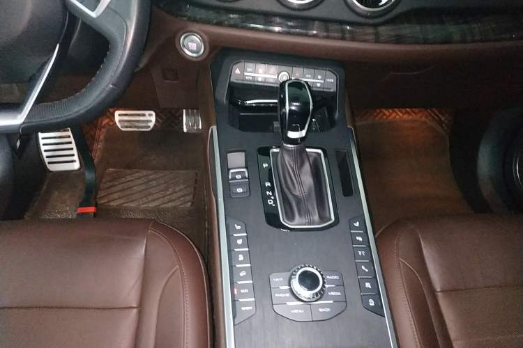 Used Wey VV5 2017 2.0T Flagship Edition Gear Lever