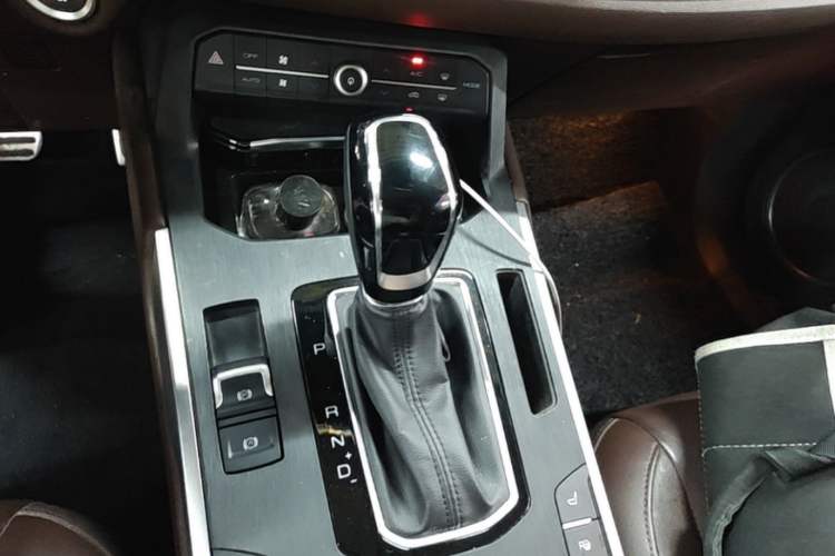 Used Wey VV5 2017 2.0T Flagship Edition Gear Lever