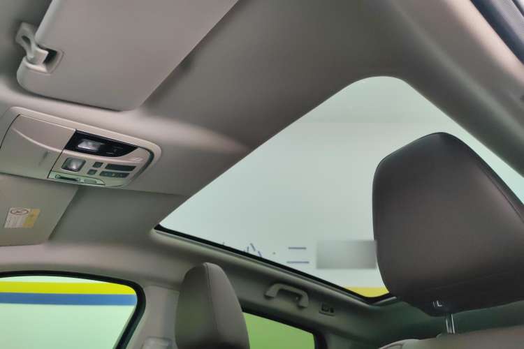 Used Wey VV5 2017 2.0T Flagship Edition Headliner