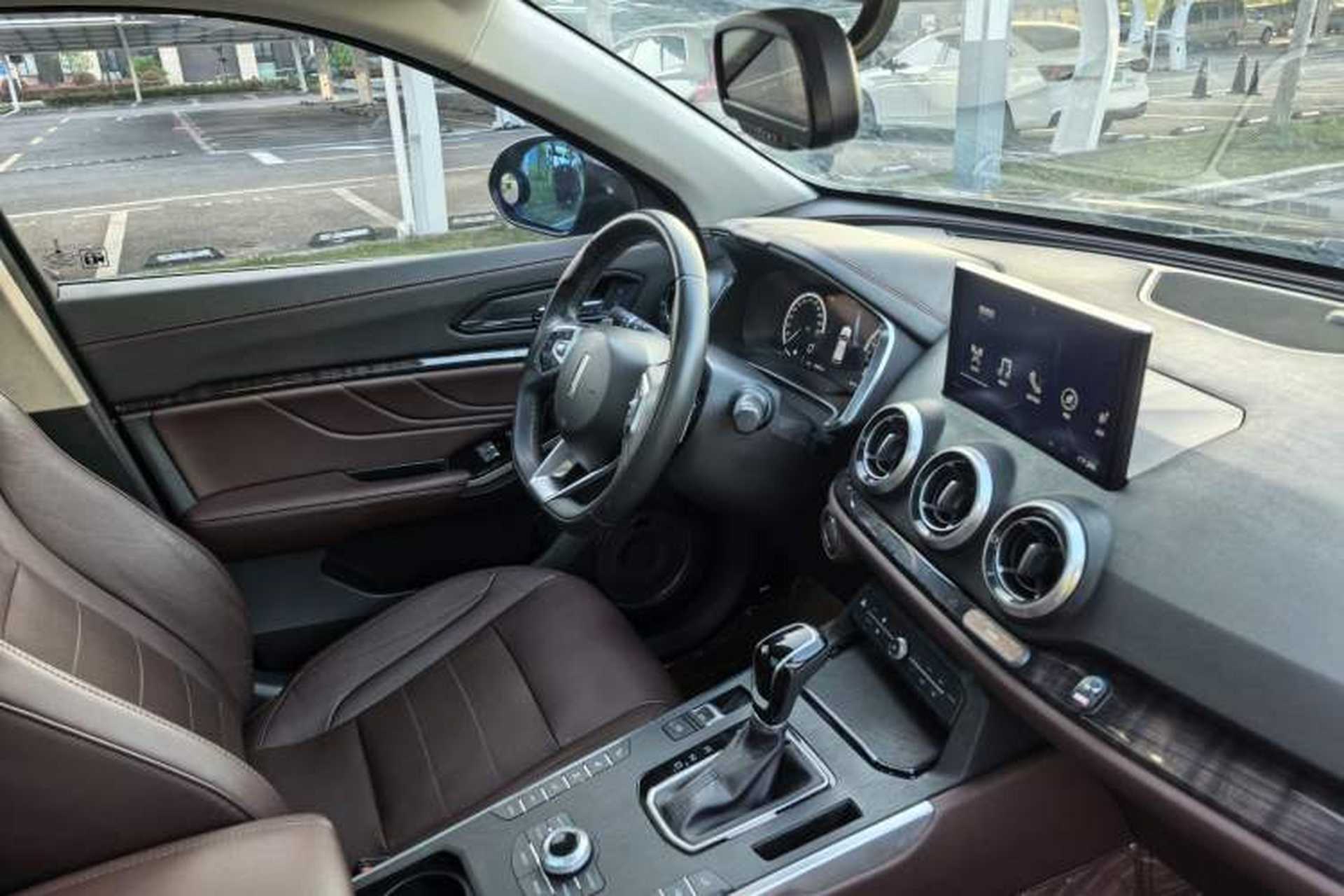 Used Wey VV5 2017 2.0T Flagship Edition Interior 12