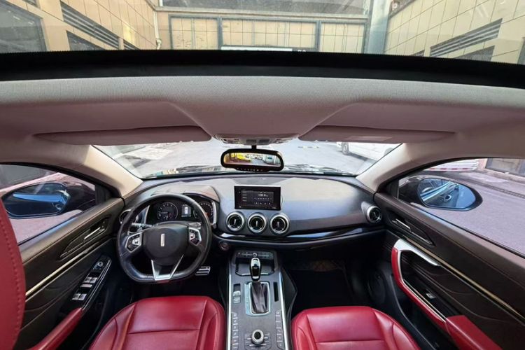 Used Wey VV5 2017 2.0T Ultra-Luxury Version Interior 2