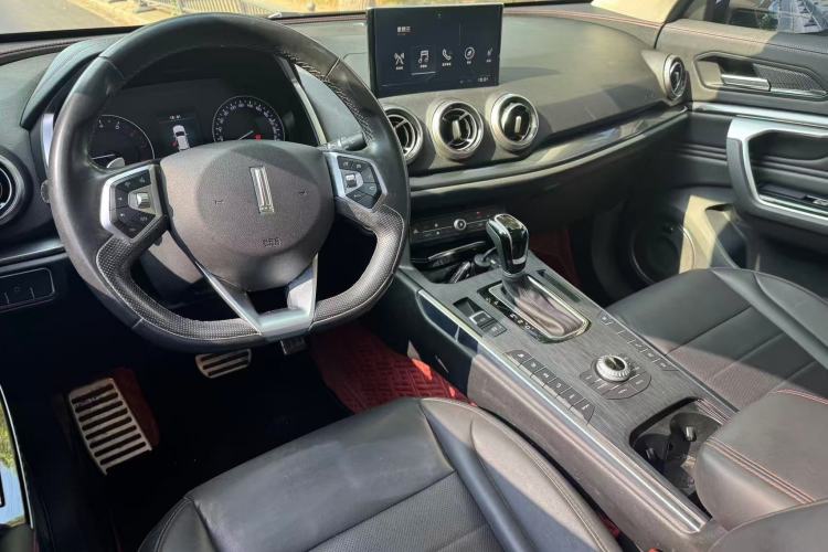 Used Wey VV5 2017 2.0T Ultra-Luxury Version Interior 2
