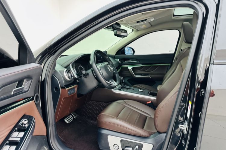 Used Wey VV5 2017 2.0T Ultra-Luxury Version Interior 2