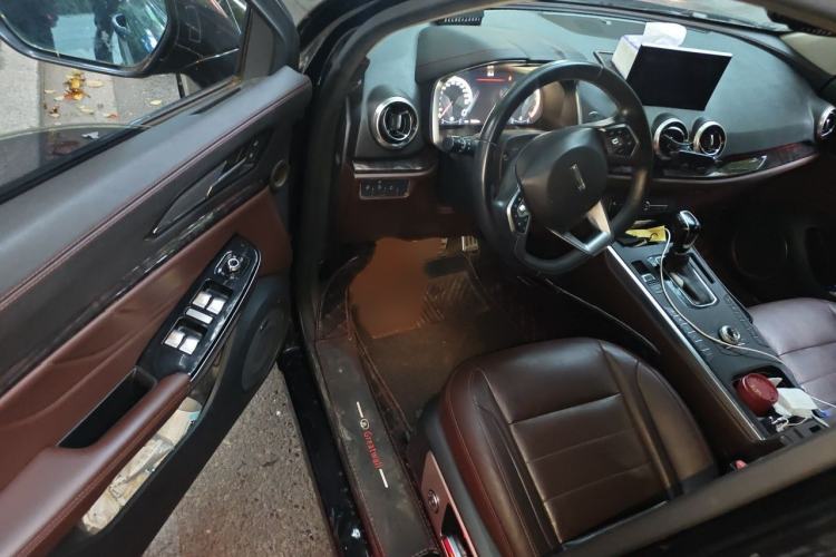 Used Wey VV5 2017 2.0T Flagship Edition Interior 3