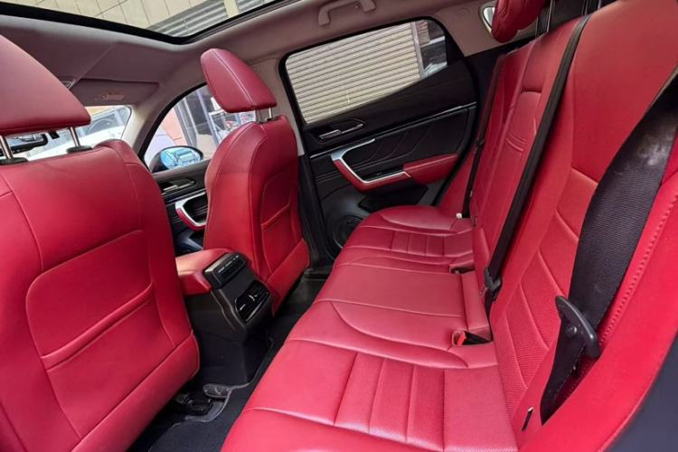 Used Wey VV5 2017 2.0T Ultra-Luxury Version Interior 3