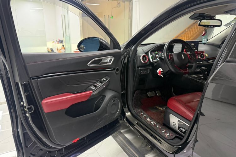 Used Wey VV5 2017 2.0T Flagship Edition Interior 3
