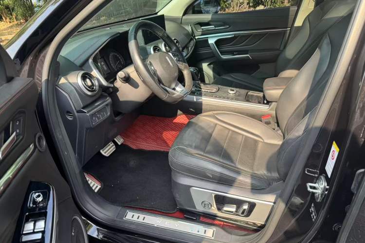 Used Wey VV5 2017 2.0T Ultra-Luxury Version Interior 4