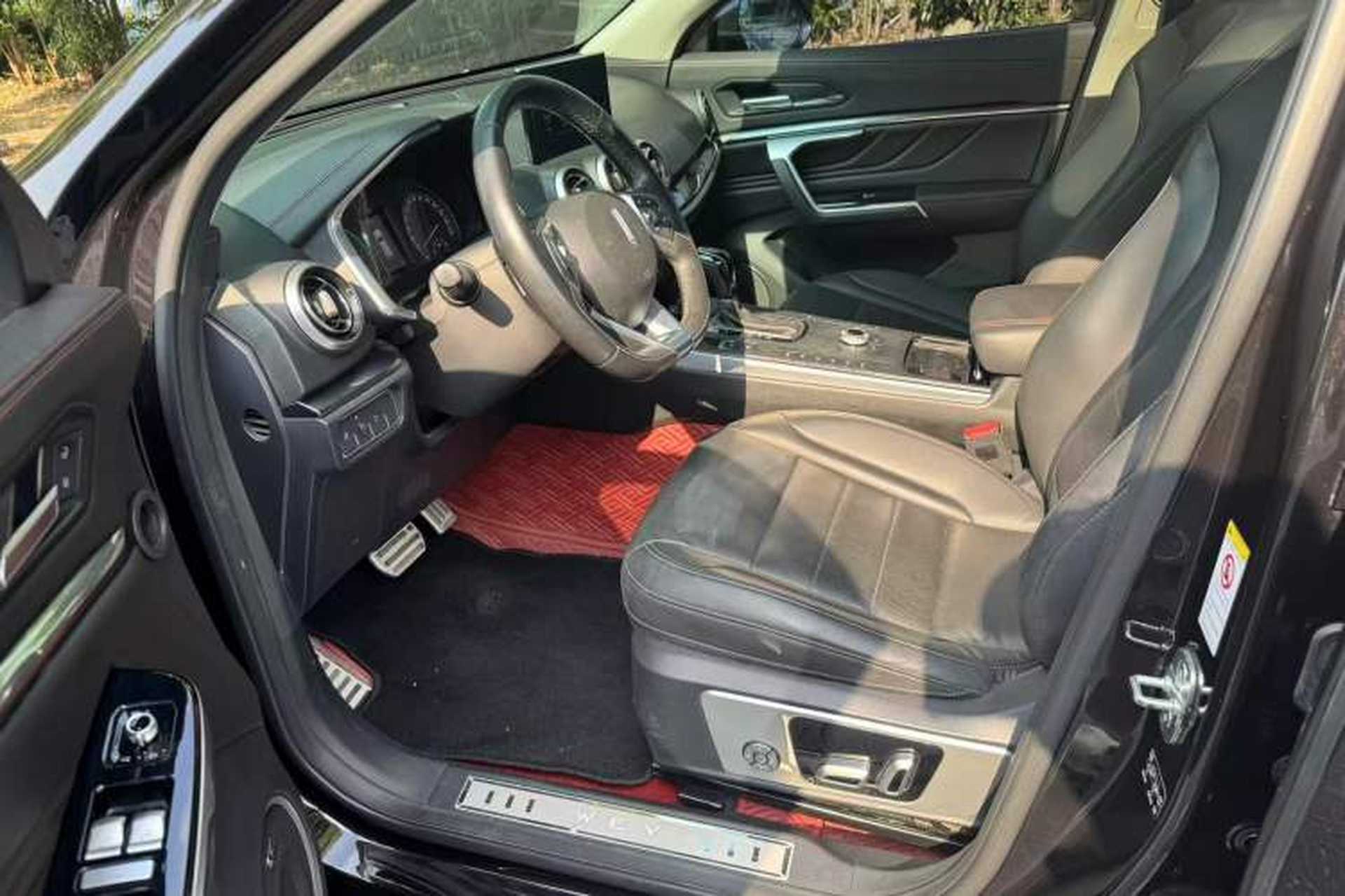 Used Wey VV5 2017 2.0T Ultra-Luxury Version Interior 4