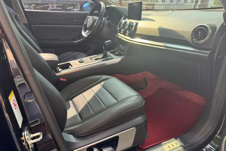 Used Wey VV5 2017 2.0T Ultra-Luxury Version Interior 6