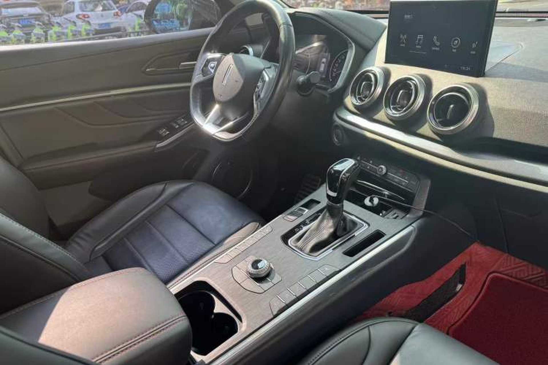Used Wey VV5 2017 2.0T Ultra-Luxury Version Interior 7