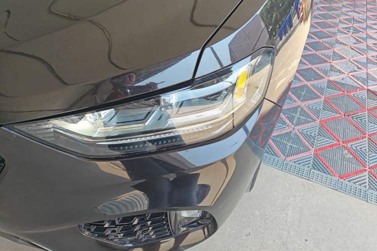 Used Wey VV5 2017 2.0T Ultra-Luxury Version Left Front Headlight