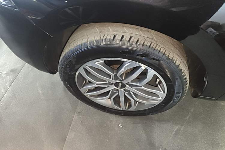 Used Wey VV5 2017 2.0T Ultra-Luxury Version Left Front Wheel Hub