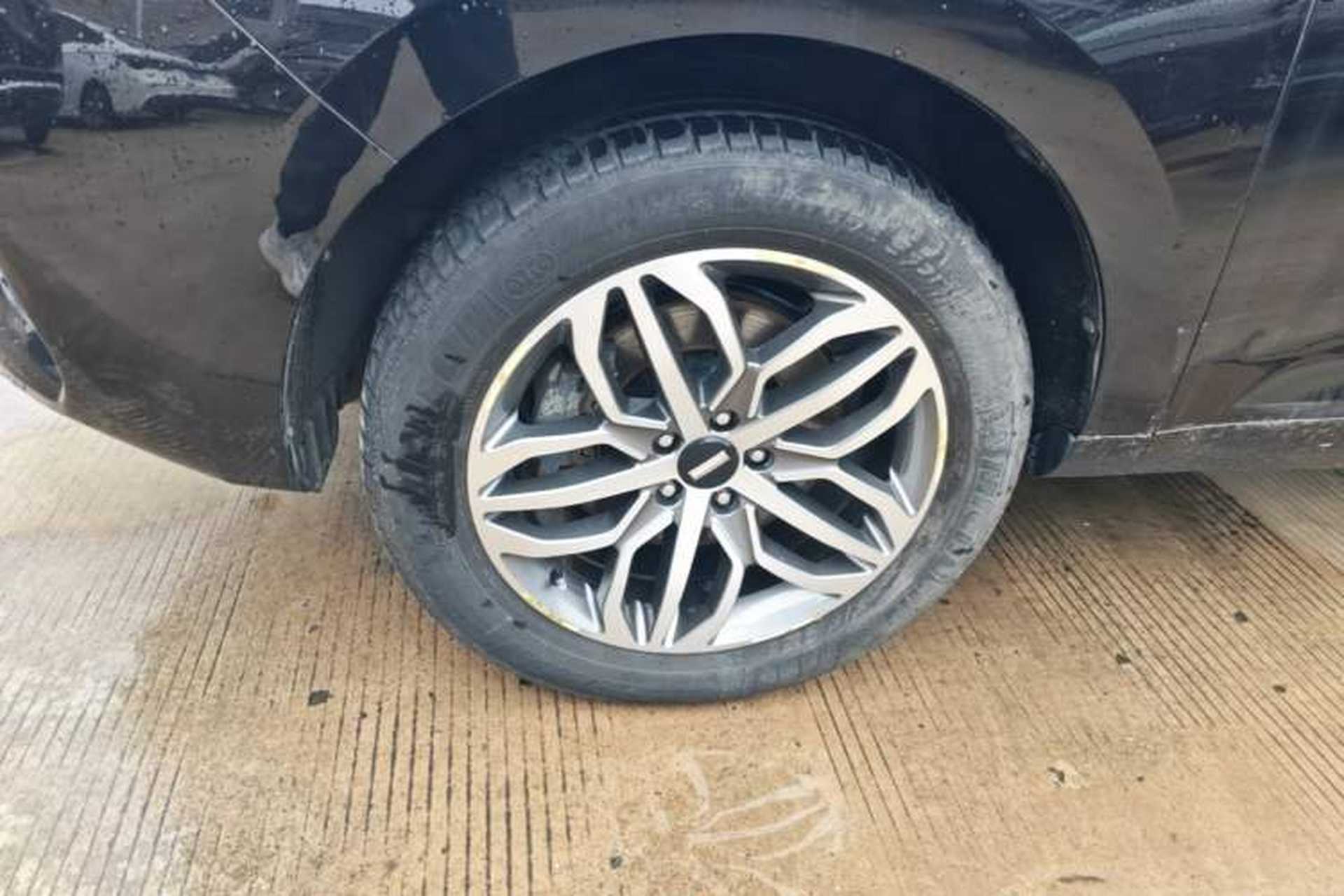 Used Wey VV5 2017 2.0T Ultra-Luxury Version Left Front Wheel Hub