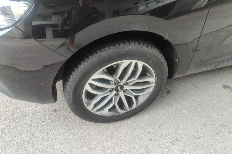 Used Wey VV5 2017 2.0T Ultra-Luxury Version Left Front Wheel Hub