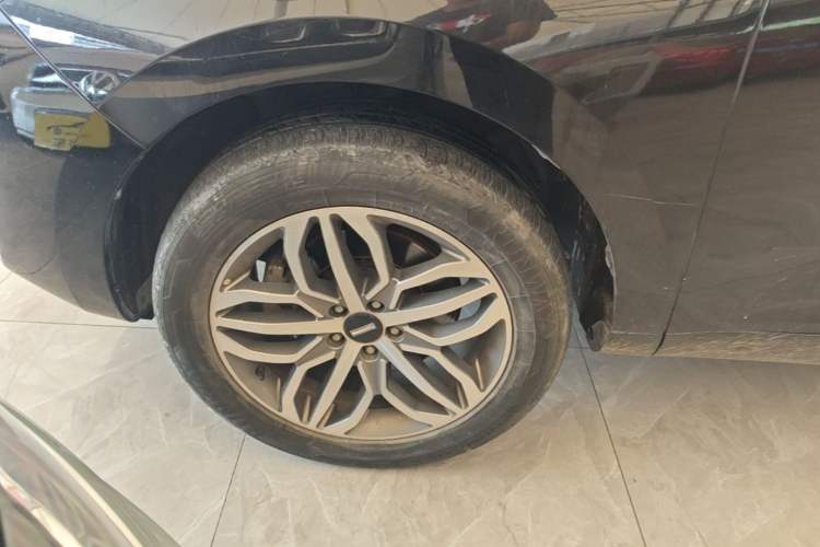 Used Wey VV5 2017 2.0T Ultra-Luxury Version Left Front Wheel Hub