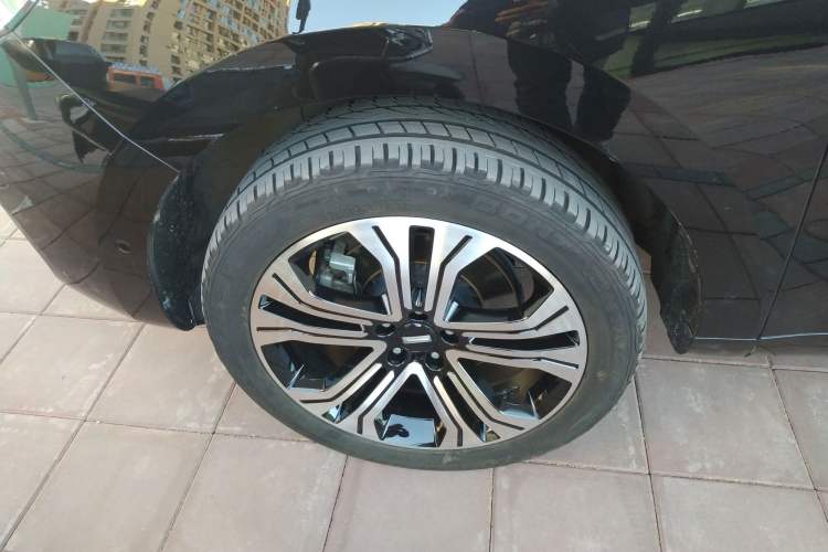 Used Wey VV5 2017 2.0T Flagship Edition Left Front Wheel Hub
