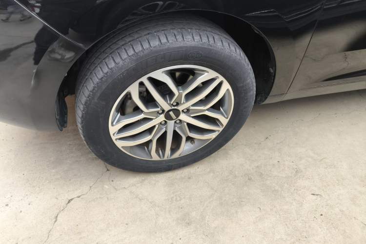Used Wey VV5 2017 2.0T Ultra-Luxury Version Left Front Wheel Hub